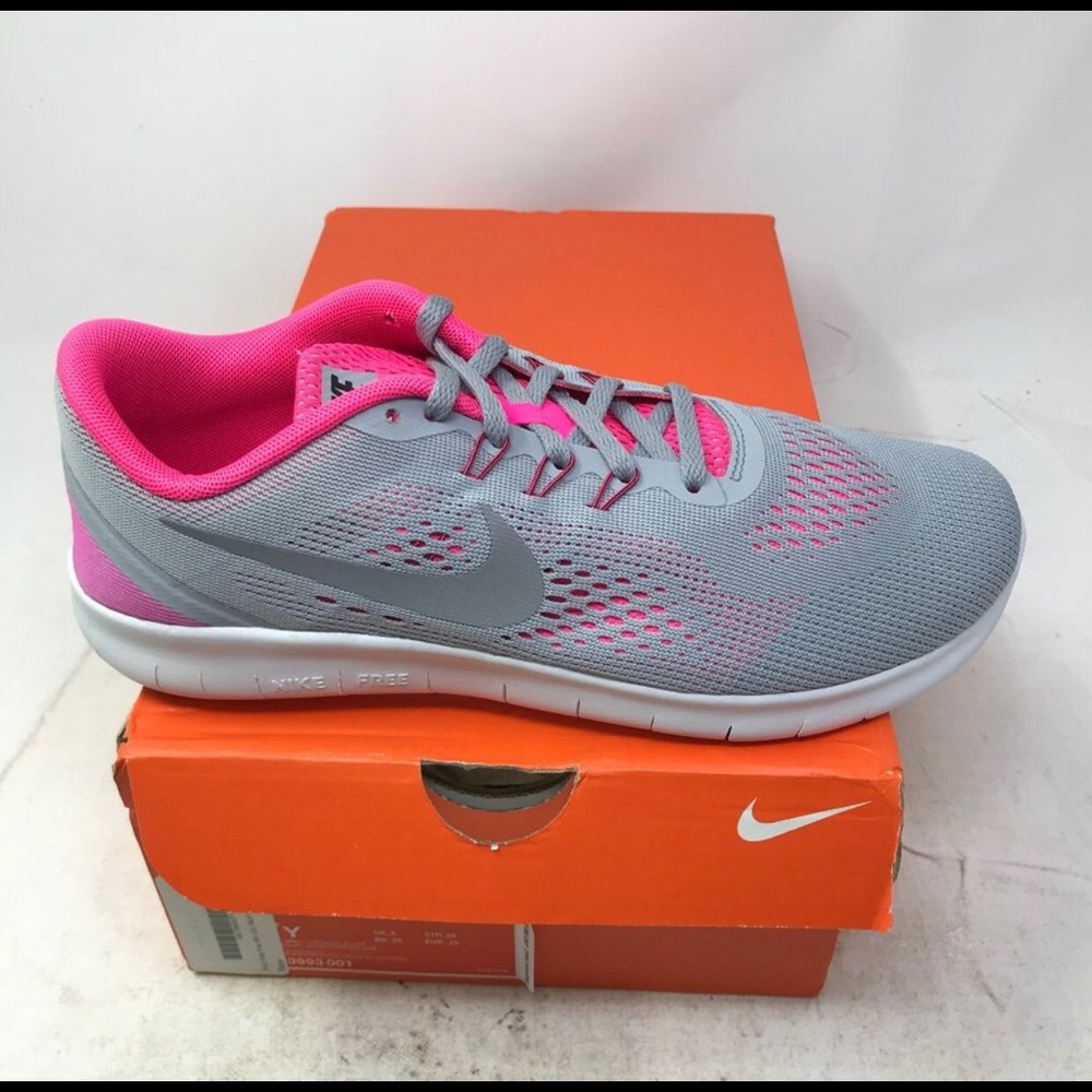 Nib Nike youth size 7